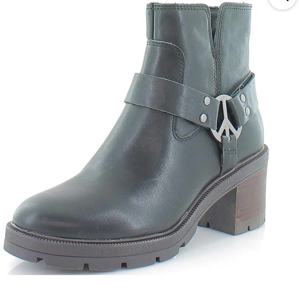 Lucky Brand L K Soxton peace sign boots